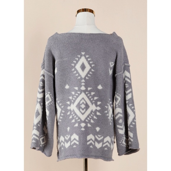 Sz S Vici Ultra Soft Gray Aztec Boho Print Long Sleeve Cozy Pullover GUC - Picture 3 of 4